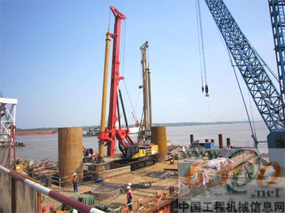 安庆特大桥施工场景