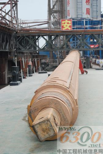 三一新一代SR360配置的17.5米特制钻杆