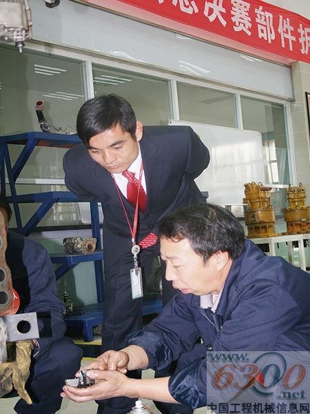 三一服务技术运动会发动机拆装考试现场