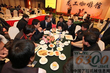 龙工开设“咖啡馆”真诚倾听代理商意见