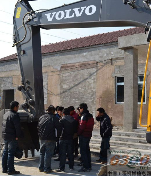 江苏倍力2011年度第一期挖掘机操作手培训 