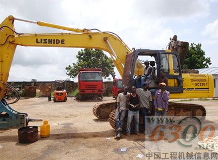 力士德服务工程师在加纳工作之行