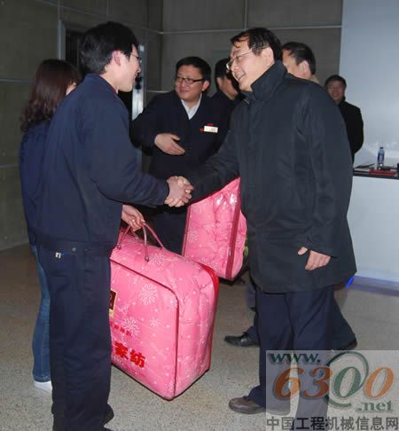 中国一拖启动2011年关爱新进厂大学毕业生活动