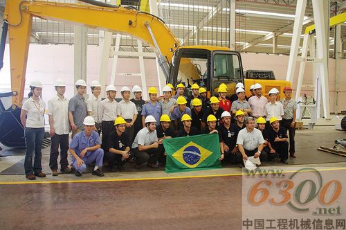 三一巴西产业园首台挖机下线