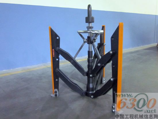 由铁姆肯公司发明的新型折叠式轴承专用吊具