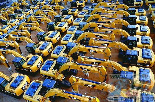 168辆卡特大型挖掘机“登陆”连云港