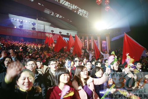 观众为节目叫好