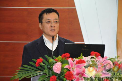 徐工科技营销公司副总经理叶钢解读商务政策