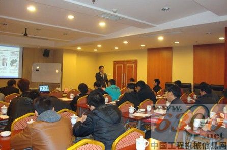 三一重机隆重开展挖掘机操作手培训交流会