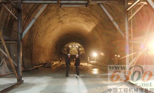 金石冲隧道出口洞内