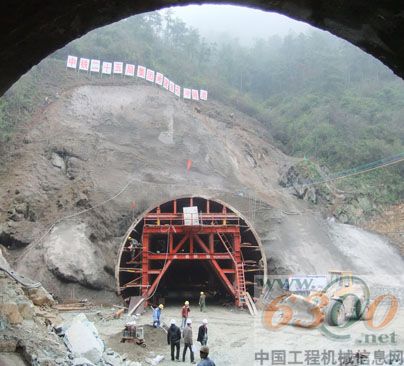 金石冲隧道出口洞门