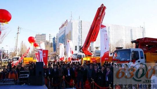 三一重工 品牌日 场外人潮涌动