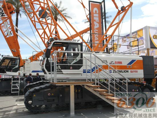 中联履带吊QUY80亮相拉斯维加斯机械展