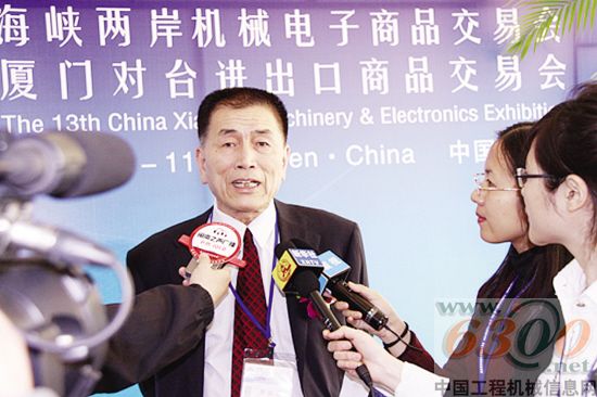 陈文钊接受记者采访