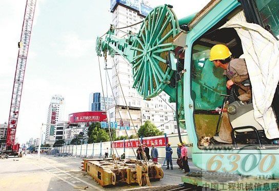 盾构机,钻机,吊车
