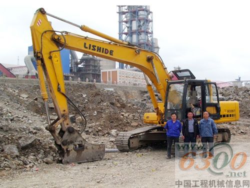 力士德 挖掘机