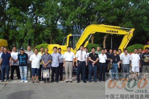 力士德 挖机 展示会