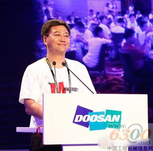 山猫,滑移装载机