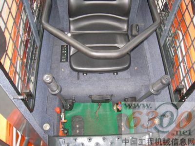 威肯,滑移装载机