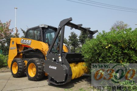 SR175滑移装载机装配开路先锋附件