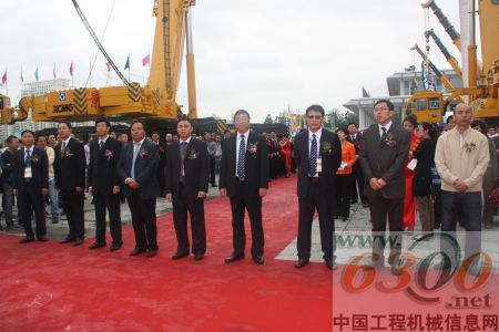 出席交接仪式的重要嘉宾