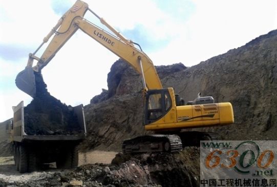 力士德 挖掘机