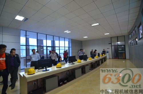 环保型搅拌楼正式建成投产