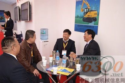 山东沃尔华工程机械有限公司惊艳亮相上海宝马展