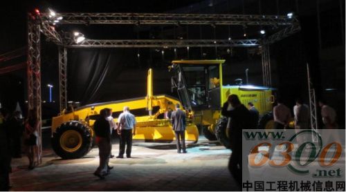 山推,阿联酋,产品推介会,迪拜