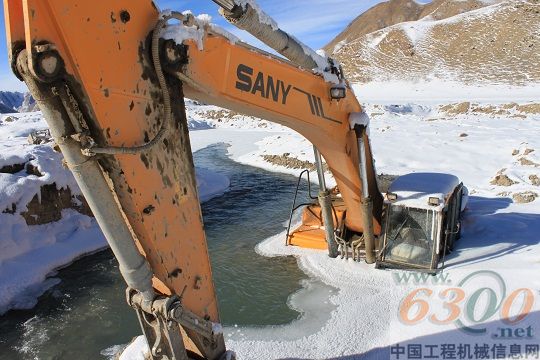 三一,挖掘机,救援