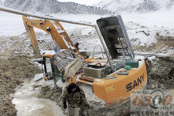 三一,挖掘机,新疆,救援