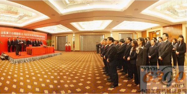 山推,马尼托瓦克,汽车起重机