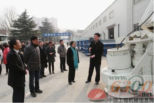 黄河科技学院,董事长胡大白,宇通重工