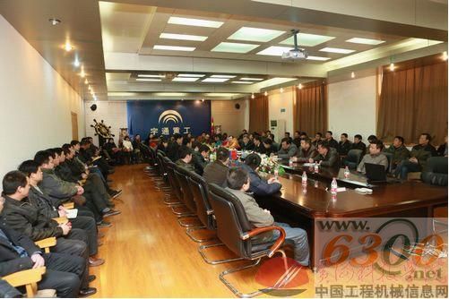 黄河科技学院,董事长胡大白,宇通重工