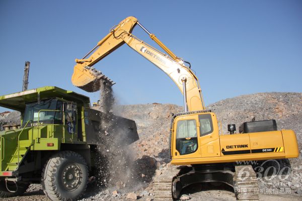 奇瑞迪凯,挖掘机