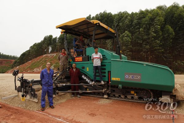徐工,摊铺机