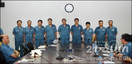 陈颂东副书记分别与各党支部负责人签订《党建目标责任书》