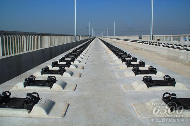 完工的无砟轨道