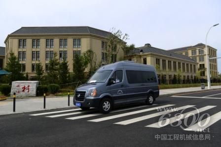 瑞途工作车在全运媒体村负责记者和官员的接送任务