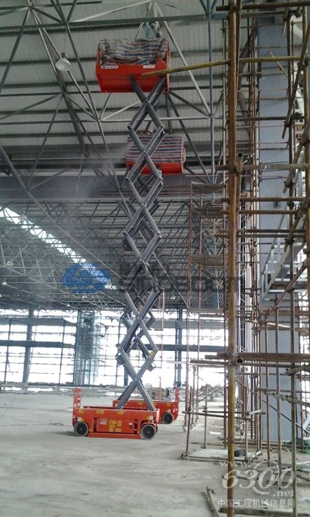 剪叉式高空作业平台